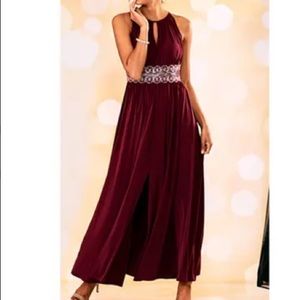 R&MRichards Sleeveless Ruched Bust Bead Waist Gown